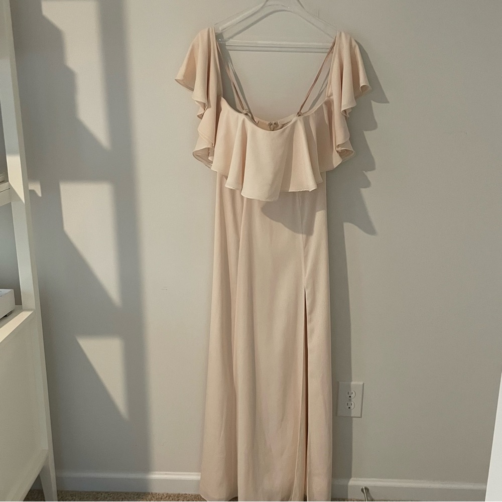 Fame and Partners Cream Gown Off the Shoulder Fitted Waist Size M High Slit - Picture 15 of 16
